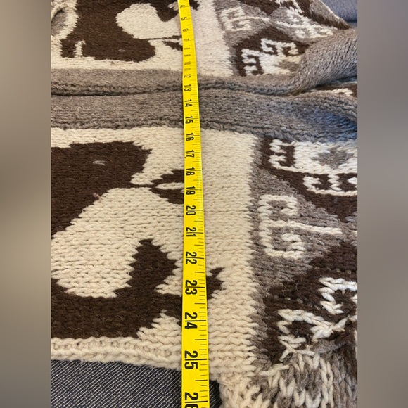 Cowichan vintage wool whale shawl cardigan sweater - Picture 16 of 16